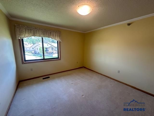 4215 FAIRWAY HILLS DR, Rapid City, SD 57702