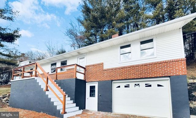 7009 CHAMBERSBURG RD, Fayetteville, PA 17222