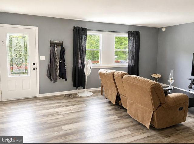 7009 CHAMBERSBURG RD, Fayetteville, PA 17222