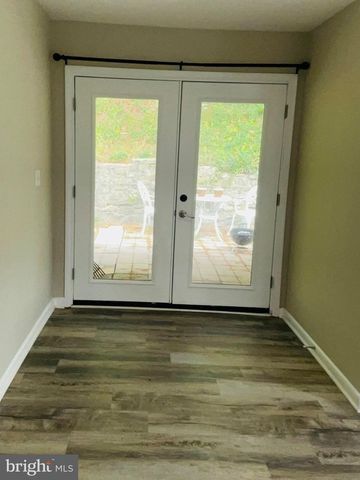 7009 CHAMBERSBURG RD, Fayetteville, PA 17222