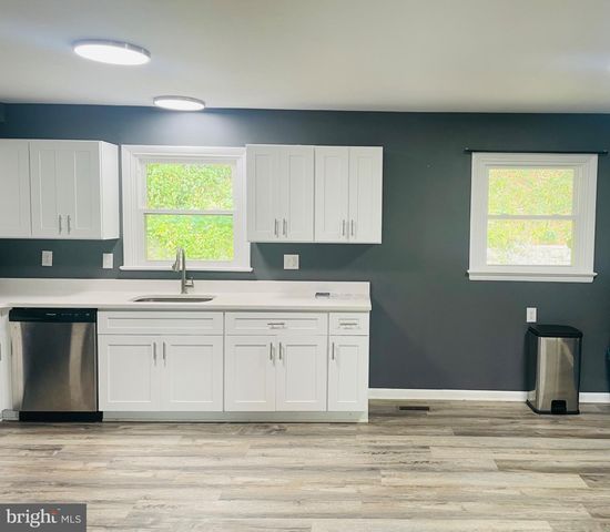 7009 CHAMBERSBURG RD, Fayetteville, PA 17222