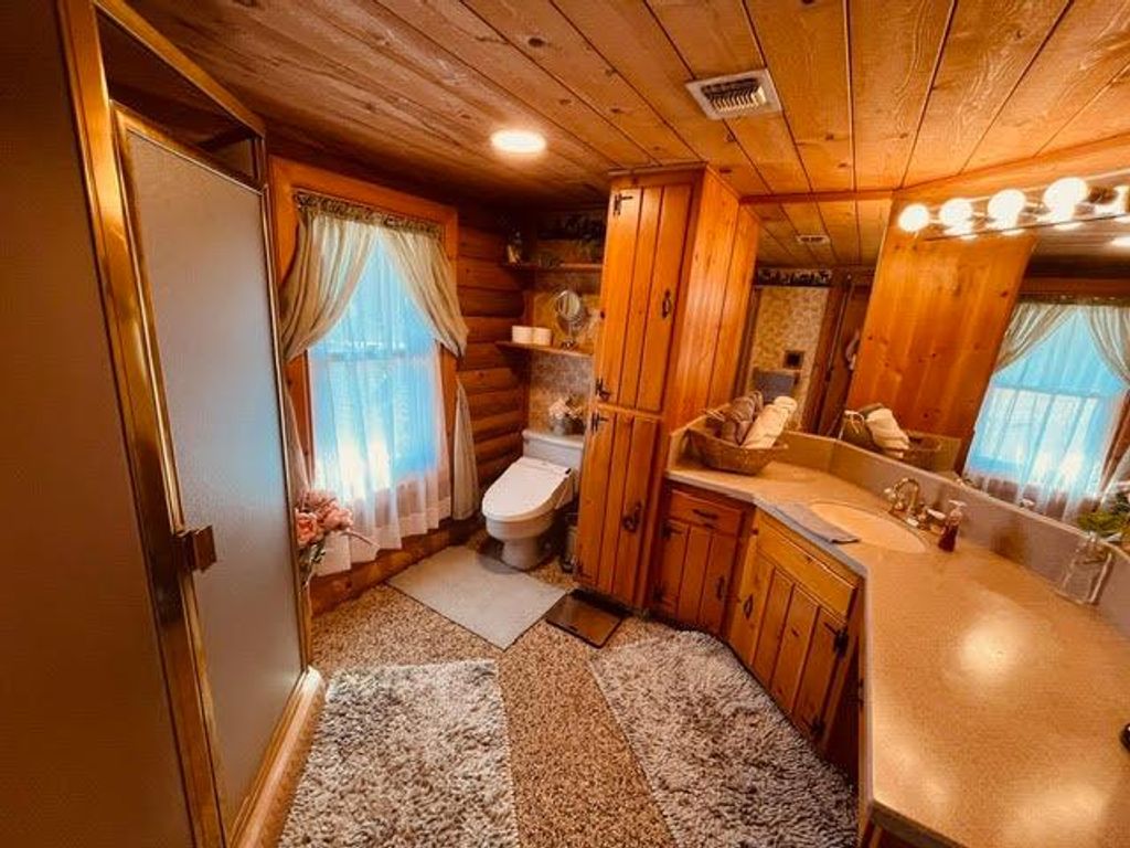 Image 12 of property listing at 30670 Sentinel Drive, Coarsegold, CA 93614