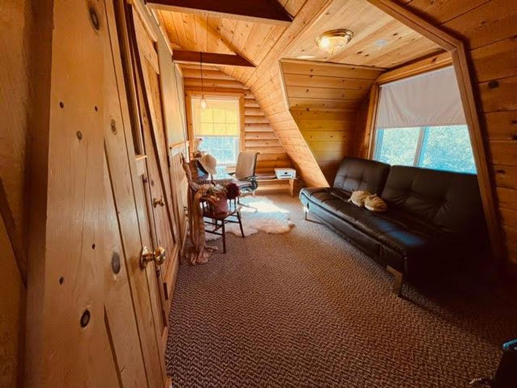 Image 7 of property listing at 30670 Sentinel Drive, Coarsegold, CA 93614