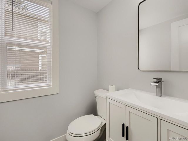 8212 S Tamarac St, Centennial, CO 80112