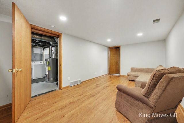3646 Milan Avenue SW, Wyoming, MI 49509