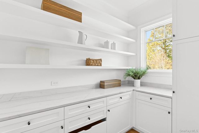 171 Oneck Lane, Westhampton Beach, NY 11978