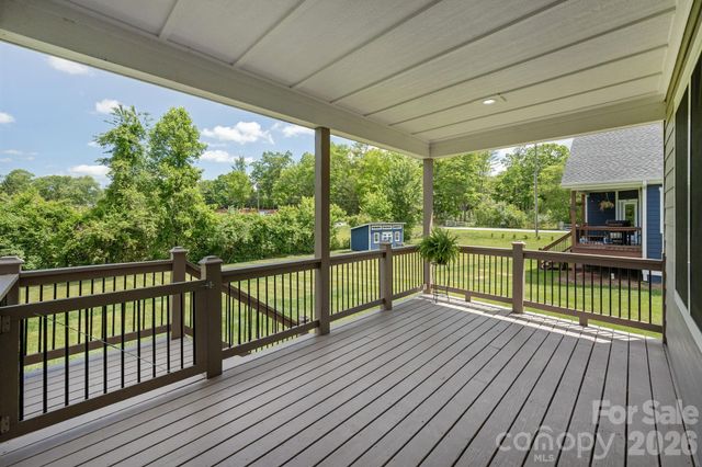 36 Windy Acres Knoll Drive, Hendersonville, NC 28792