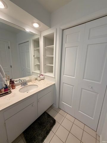 1834 Crabtree Lane, Elkhart, IN 46514