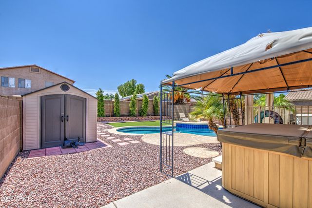 30084 N DESERT WILLOW Boulevard, San Tan Valley, AZ 85143
