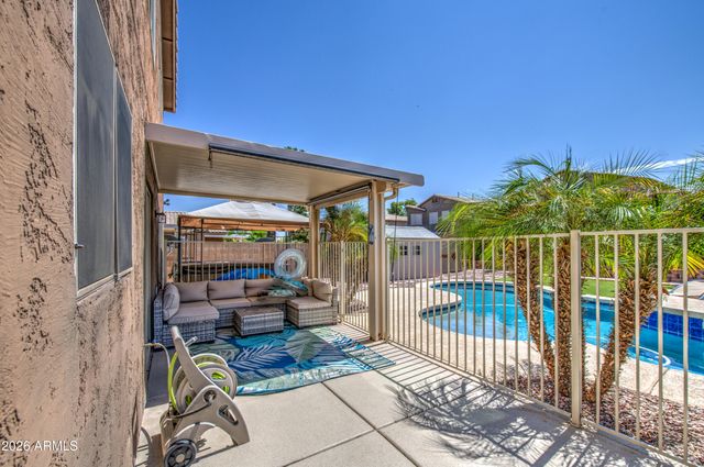 30084 N DESERT WILLOW Boulevard, San Tan Valley, AZ 85143