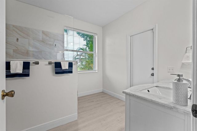 5954 NW 74th Street, Parkland, FL 33067