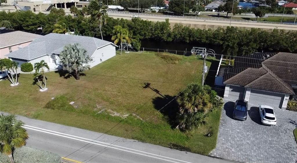 2001 Everest PKWY, CAPE CORAL, FL 33904 — photo 2