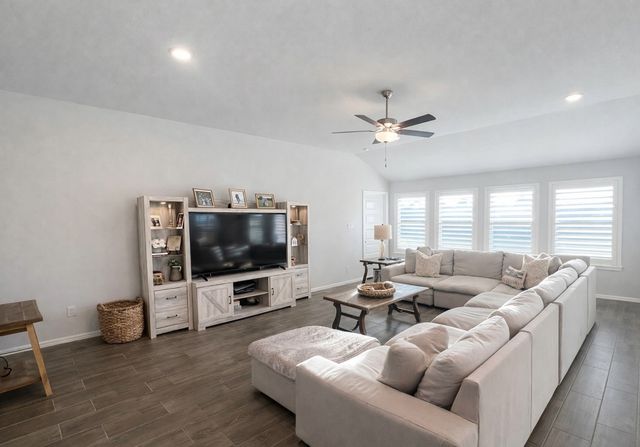 6609 Adderly Road, Pilot Point, TX 76258