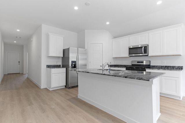 342 Amy Street, Angleton, TX 77515