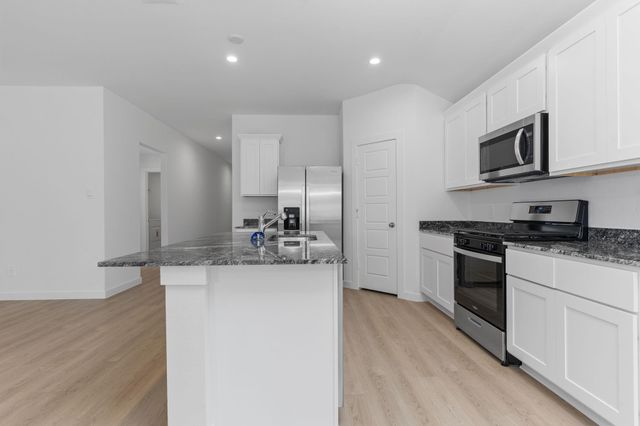 342 Amy Street, Angleton, TX 77515