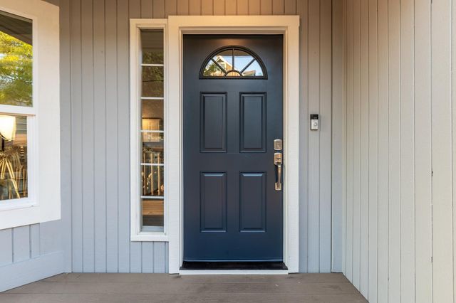 3027 Saddle View Ct, Auburn, CA 95602