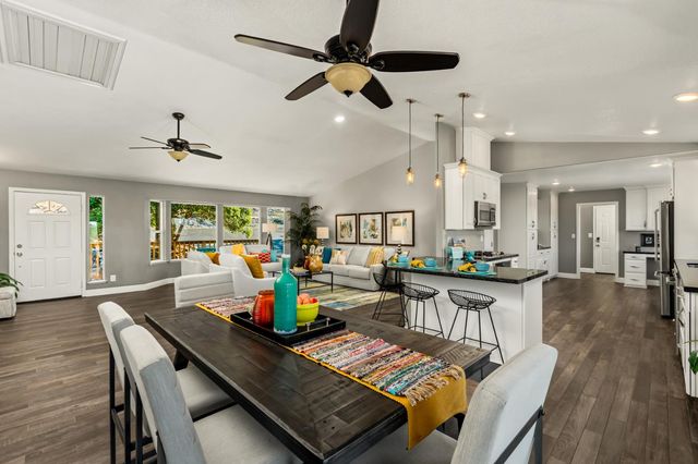 3027 Saddle View Ct, Auburn, CA 95602