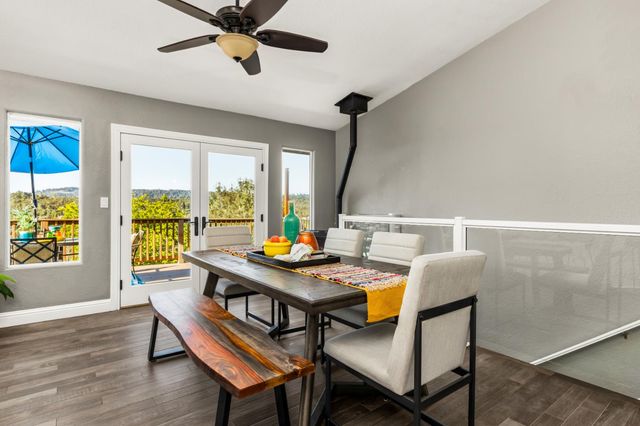 3027 Saddle View Ct, Auburn, CA 95602
