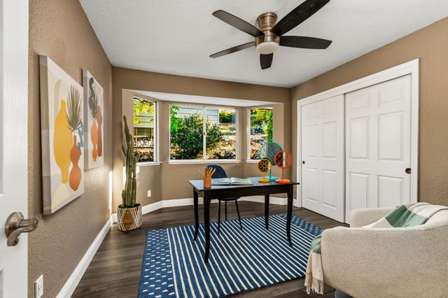 3027 Saddle View Ct, Auburn, CA 95602