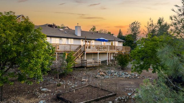3027 Saddle View Ct, Auburn, CA 95602