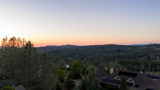 3027 Saddle View Ct, Auburn, CA 95602