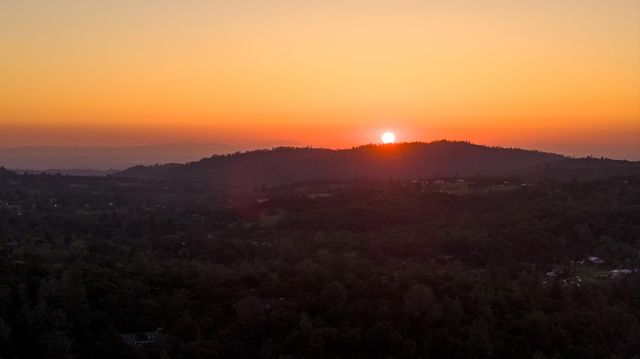 3027 Saddle View Ct, Auburn, CA 95602