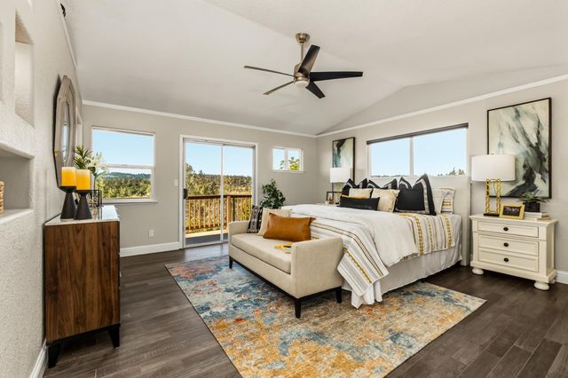 3027 Saddle View Ct, Auburn, CA 95602