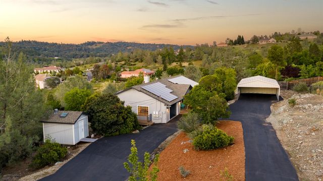 3027 Saddle View Ct, Auburn, CA 95602