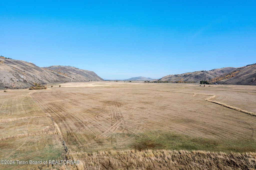 955 RED TAIL BUTTE Road, Jackson, WY 83001 photo 12