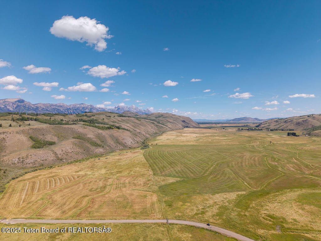 955 RED TAIL BUTTE Road, Jackson, WY 83001 photo 7