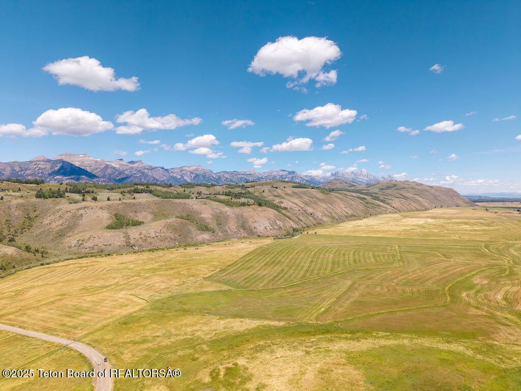 955 RED TAIL BUTTE Road, Jackson, WY 83001 photo 8