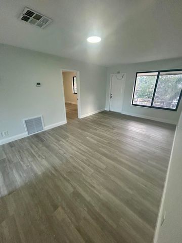 1401 NE 57TH Place 8, Fort Lauderdale, FL 33334