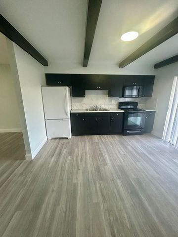 1401 NE 57TH Place 8, Fort Lauderdale, FL 33334