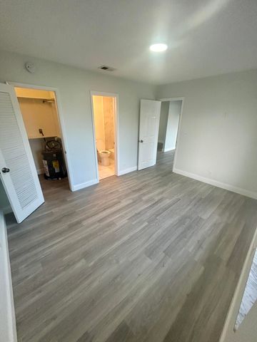 1401 NE 57TH Place 8, Fort Lauderdale, FL 33334