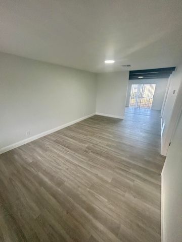 1401 NE 57TH Place 8, Fort Lauderdale, FL 33334