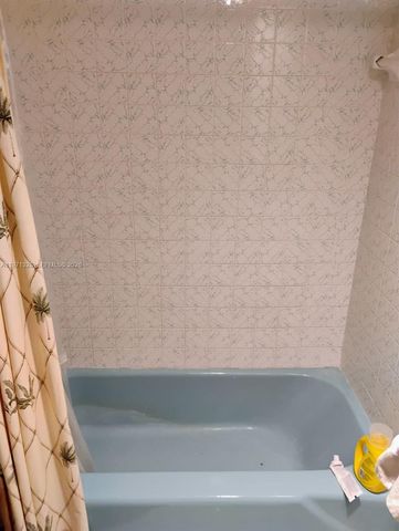 447 NE 195th St 414, Miami, FL 33179