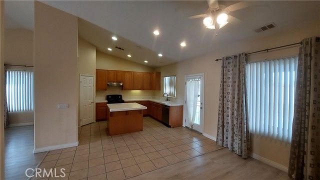 16124 Holly Ridge Court, Victorville, CA 92395