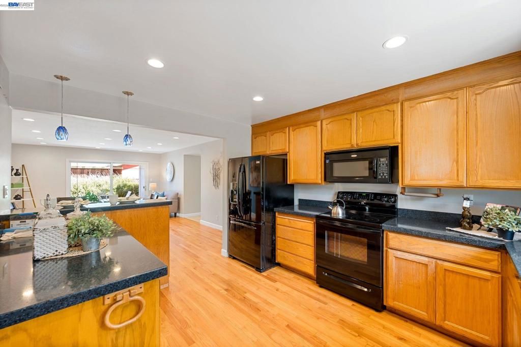 Image 12 of property listing at 35843 Salvador Ct, Fremont, CA 94536