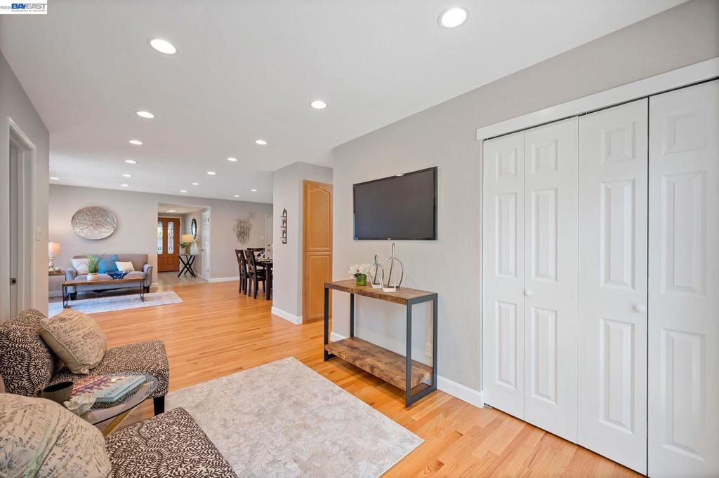 Image 17 of property listing at 35843 Salvador Ct, Fremont, CA 94536
