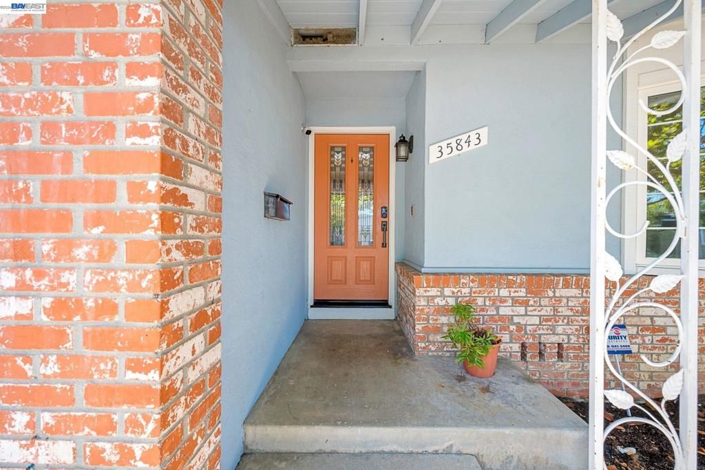 Image 4 of property listing at 35843 Salvador Ct, Fremont, CA 94536