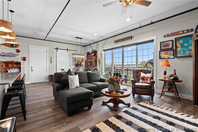 238 Mulberry Street, Jeffersonville, IN 47130