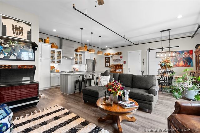 238 Mulberry Street, Jeffersonville, IN 47130