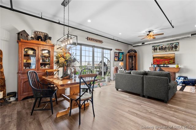 238 Mulberry Street, Jeffersonville, IN 47130