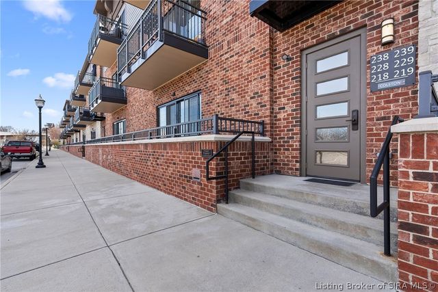 238 Mulberry Street, Jeffersonville, IN 47130