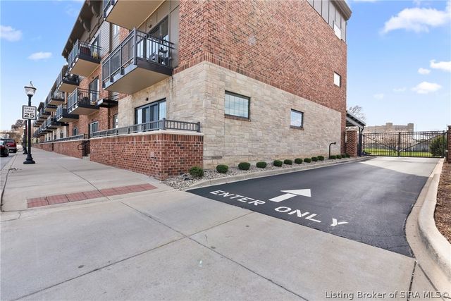 238 Mulberry Street, Jeffersonville, IN 47130