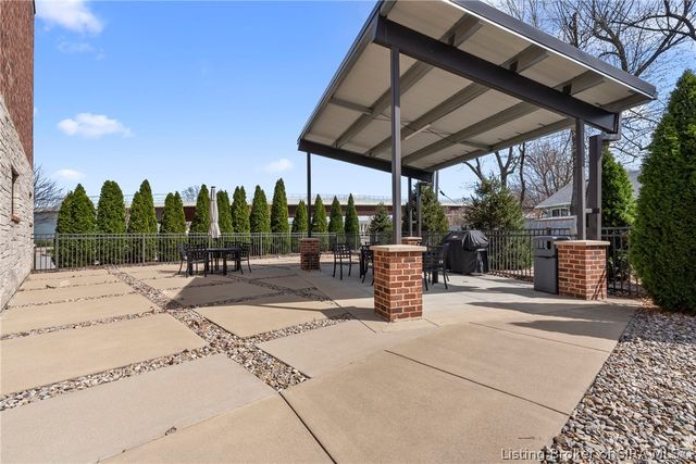 238 Mulberry Street, Jeffersonville, IN 47130