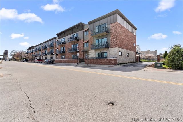 238 Mulberry Street, Jeffersonville, IN 47130