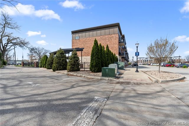 238 Mulberry Street, Jeffersonville, IN 47130