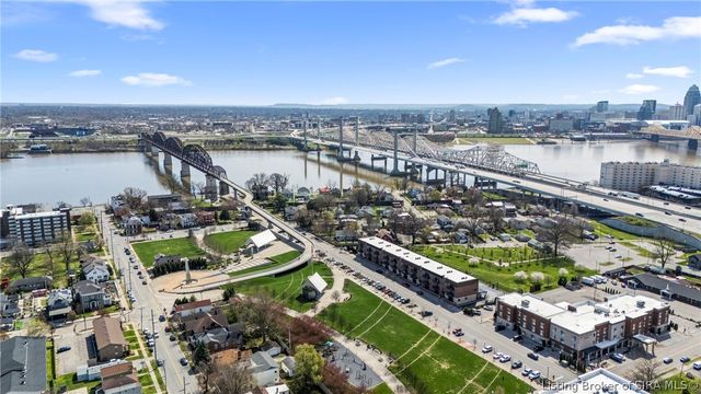 238 Mulberry Street, Jeffersonville, IN 47130