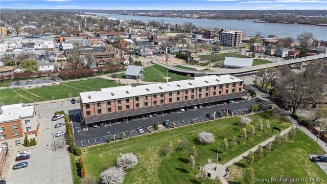 238 Mulberry Street, Jeffersonville, IN 47130